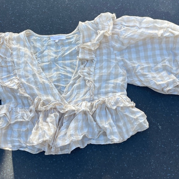 Women's Cream Ruffled Top - Picture 3 of 6